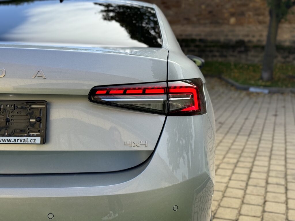 Škoda Superb L&K 2.0 TSI 265k DSG 4×4