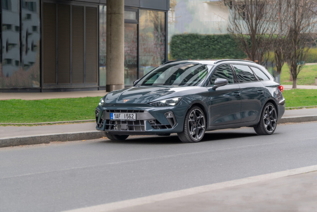 Cupra Leon SportsTourer VZ 2.0 TSI 333k DSG 4drive