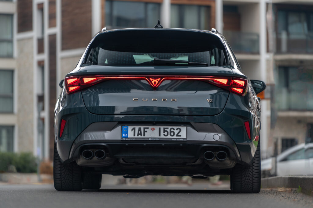 Cupra Leon SportsTourer VZ 2.0 TSI 333k DSG 4drive
