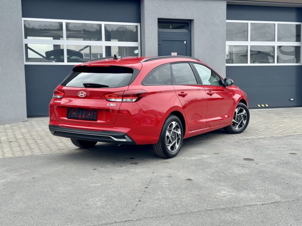 Hyundai i30 kombi GO Czech! 1.6 T-GDI 150k DCT